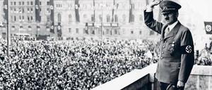 Braune Seilschaften. Viele durch die NS-Zeit belastete Ministerialbeamte haben nach dem Krieg ihre Karrieren in Bundesbehörden fortsetzen können. Foto: Ullstein-Bild