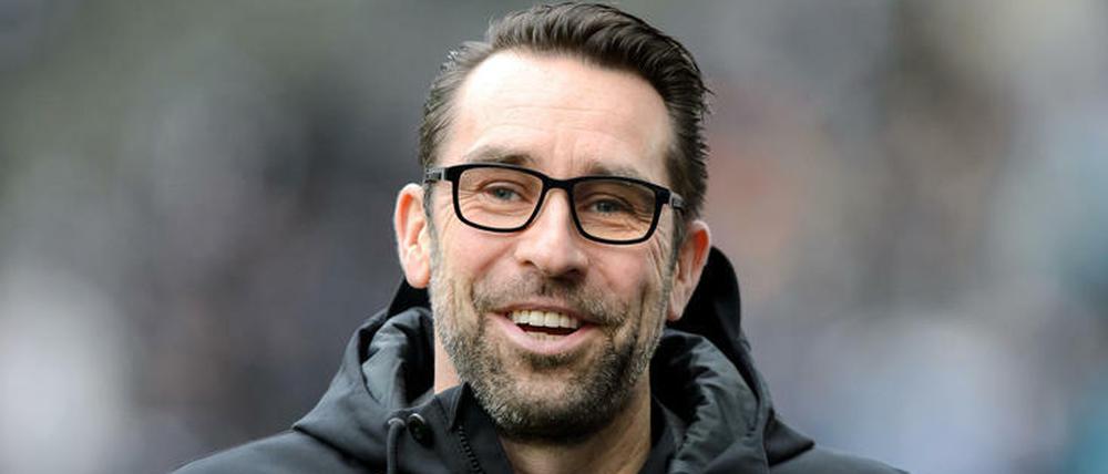 Manager Michael Preetz hat auf Mallorca viel Zeit für Gespräche und Beobachtungen.