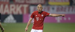 Da lang geht's lang zum neuen Vertrag: Arjen Robben bleibt dem FC Bayern über das Saisonende erhalten.