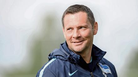 Trainer Pal Dardai von Hertha BSC isst am allerliebsten ungarisches Gulasch mit Hähnchen. 