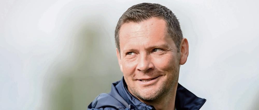 Trainer Pal Dardai von Hertha BSC isst am allerliebsten ungarisches Gulasch mit Hähnchen. 