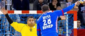 Zu klein für sein Gewicht? Manaf Alsaeed im Tor Sausi-Arabiens.