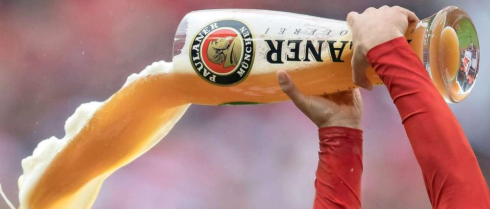 Bier oder Energy? Die favorisierten Teams duschen nicht mit Wasser.