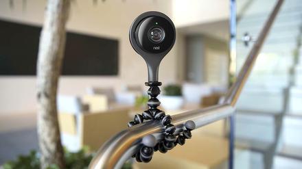 Nest Labs, Schwesterfirma von Google unter Alphabet, hat angekündigt, ihre intelligenten Kameras und Rauchmelder nun auch in Deutschland zu verkaufen. Den Thermostat soll es hierzulande erst im Herbst 2017 geben.