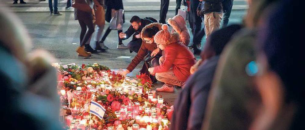 Die Angehörigen der deutschen Attentatsopfer klagen über mangelnde Anteilnahme.