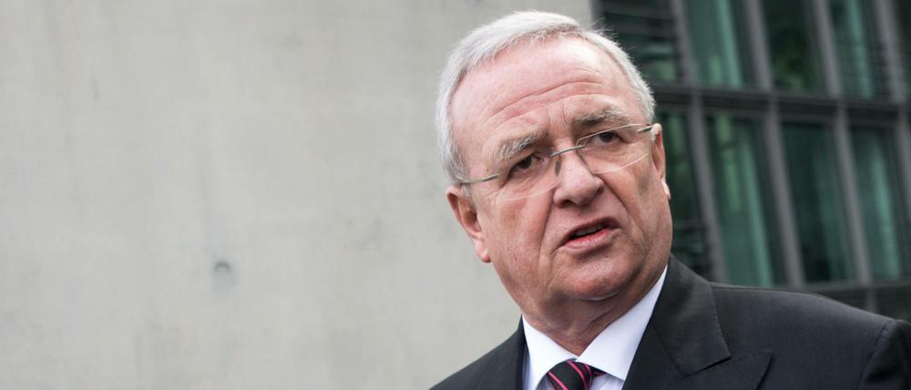 Martin Winterkorn, ehemaliger Vorstandsvorsitzender von Volkswagen, verlässt am Donnerstag nach seiner Aussage als Zeuge zur Sitzung des Abgas-Untersuchungsausschusses den Deutschen Bundestages in Berlin.