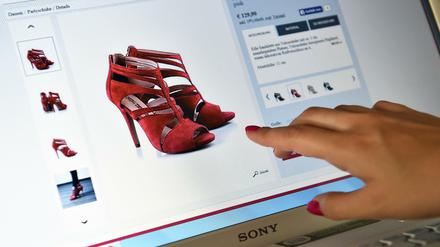 Zu verlockend: Auch weil das Onlineshopping so einfach geworden ist, verschulden sich mehr Verbraucher.