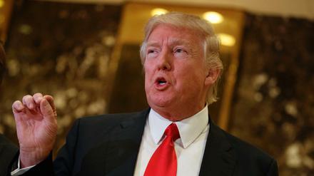 Der künftige Präsident der Vereinigten Staaten, Donald Trump, vor seiner ersten großen Pressekonferenz nach der Wahl.