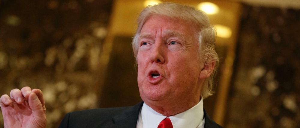 Der künftige Präsident der Vereinigten Staaten, Donald Trump, vor seiner ersten großen Pressekonferenz nach der Wahl.