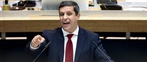 Der Fraktionsvorsitzende Raed Saleh (SPD) in der Sitzung des Berliner Abgeordnetenhauses am 12. Januar in Berlin. 