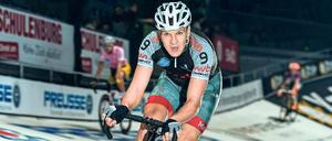 Sitzschmerz. Kalz leidet unter Beschwerden in diesen Tagen.