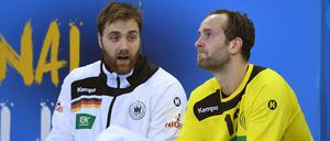 "Beide zeichnet der Ehrgeiz aus, immer die kompletten 60 Minuten spielen zu wollen", sagt Bob Hanning über die Torhüter Andreas Wolff und Silvio Heinevetter (r.).