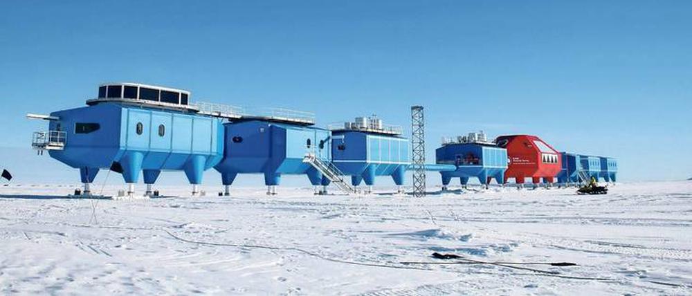 Wie in einem „Star Wars“-Film. In diesen Modulen der Polarstation Halley VI leben britische Forscher mit ihrem Gerät.