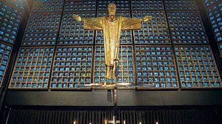 Lichter für die Opfer vom Breitscheidplatz. Die Gedächtniskirche ist zum Ort des Gedenkens geworden.