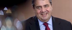 Wirtschaftsminister Sigmar Gabriel will bei der Umsetzung des Klimaschutzplanes die Kosten im Auge behalten.