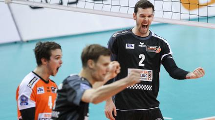 Steven Marshall (rechts) und seine Berliner Teamkollegen hatten in Liberec allen Grund zum Jubeln.