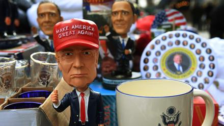 Der neue Präsident vorn, der alte hinten: Erinnerungskitsch zur Amtsübergabe in den USA