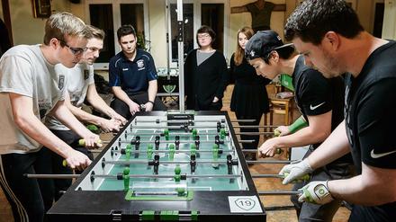 Die Tischfussballer während des Finales des Tischfußball-Turnier «Battle of Champions» des Deutschen Tischfußball Bundes. 