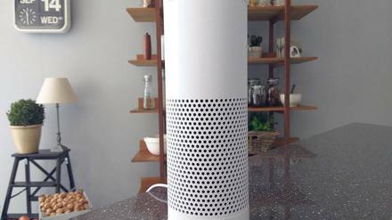 „Alexa, die Nachrichten bitte.“ Der Amazon-Lautsprecher Echo reagiert auf menschliche Sprache.