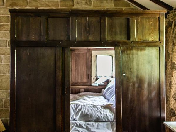 Das "Geisterbett" in Ponden Hall ließen die Betreiber des Bed & Breakfasts  nach der Romanvorlage bauen.