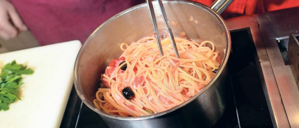 Ist doch nicht so schwer: Pasta mit Tomatensauce.
