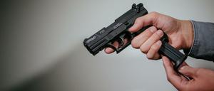 Schreckschusspistolen wie diese kommen hierzulande immer öfter zum Einsatz.