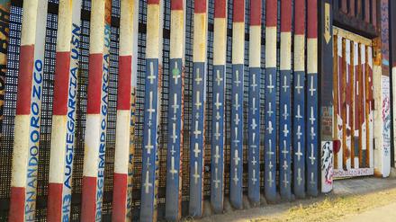 Ein Zaun? Eine Mauer? Grenzbefestigung bei Tijuana. 