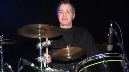 Jaki Liebezeit bei einem Konzert in der Columbiahalle in Berlin.