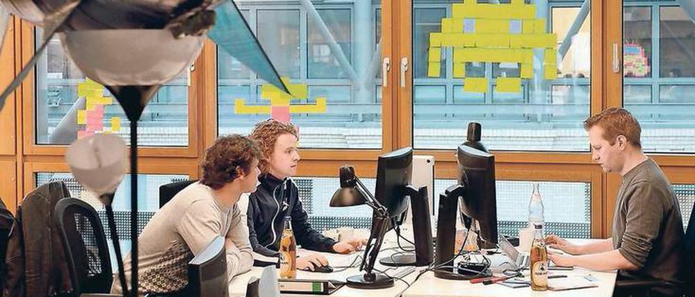 Die bekannteste Start-up-Schmiede ist Rocket Internet. Der Online-Händler Zalando gehört unter anderem dazu. Foto: Jens Kalaene/dpa