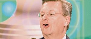 Reinhard Grindel begeistert sich sehr für große Pokalwettbewerbe.