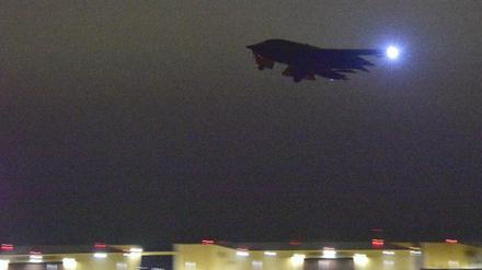 Ein B-2-Langstreckenbomber beim Start auf der Whiteman Air Force Base. 