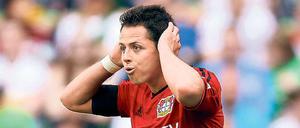 "Die Verknallerbse". So betitelte der "Express" den Stürmer Javier Hernández, nachdem er wieder einen Elfer verschossen hatte.