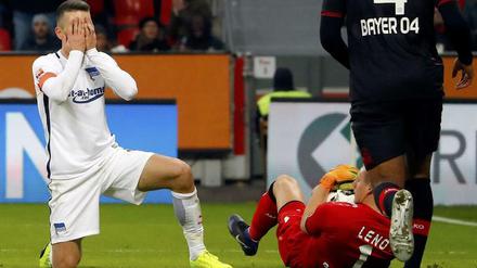 Zum Weggucken. Stürmer Vedad Ibisevic vergab im Spiel gegen Bayer Leverkusen die große Chance zum 2:2-Ausgleich.
