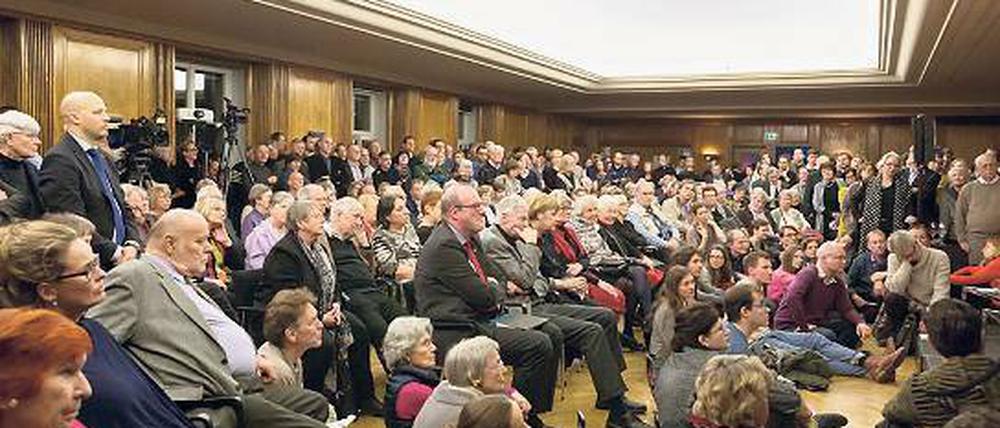 Anregender Start ins neue Jahr. Die Besucher diskutierten mit vielen prominenten Gästen.