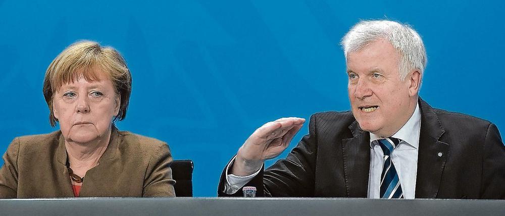 Bundeskanzlerin Angela Merkel (CDU) und der CSU-Vorsitzende Horst Seehofer.