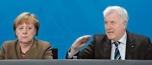 Bundeskanzlerin Angela Merkel (CDU) und der CSU-Vorsitzende Horst Seehofer. 