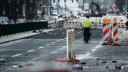 Die Baustelle am Mariendorfer Damm in Berlin. Nach einem Rohrbruch im Sommer dauern die Bauarbeiten weiter an. 