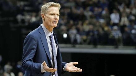 2015 führte Steven Kerr die Golden State Warriors zum NBA-Titel.