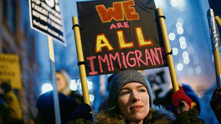 In den USA gibt es weiter Proteste gegen Trump – hier am Donnerstag in Chicago.