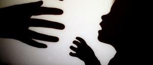 Laut Schätzungen sind in Deutschland rund eine Million Mädchen und Jungen von sexueller Gewalt betroffen