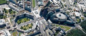 Der Leipziger und der Potsdamer Platz in Berlin aus der Vogelperspektive.