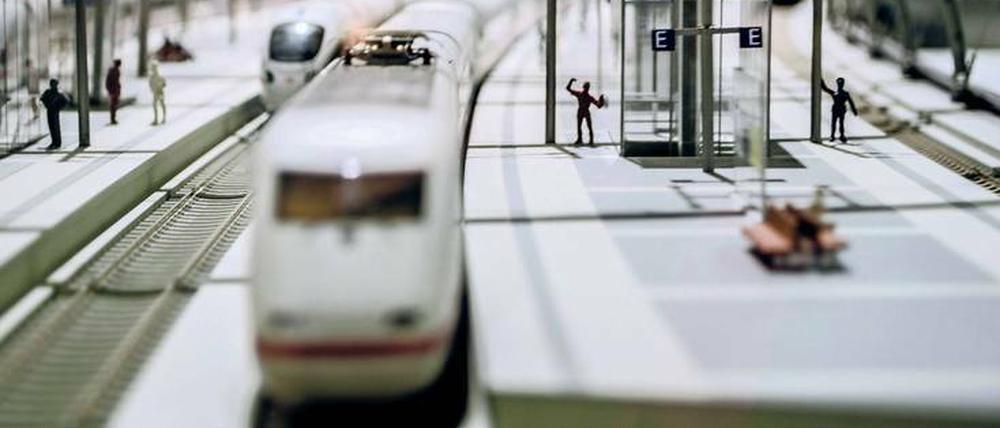 Das Modell Bahn. Verkehrspolitiker der Opposition fordern einen Kurswechsel in der Bahnpolitik.