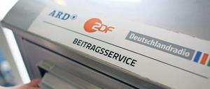 Was bekommen die Beitragszahler von ARD, ZDF und Deutschlandradio? Von den Fernsehsendern jedenfalls nicht das Programm, dass sie erwarten dürfen?