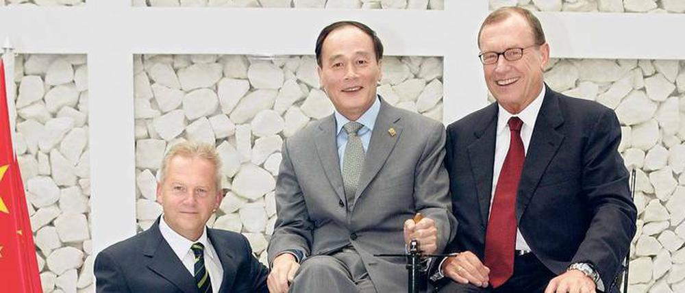 Immer dabei: Grube 2004 mit Besuch aus Peking und Daimler-Chef Schrempp.