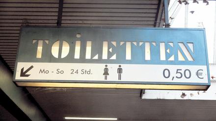 Die Forderungen nach mehr öffentlichen Toiletten werden immer wieder laut - in Mitte werden es wohl weniger.
