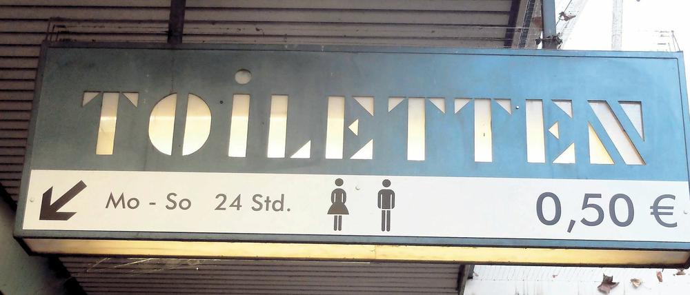 Die Forderungen nach mehr öffentlichen Toiletten werden immer wieder laut - in Mitte werden es wohl weniger.