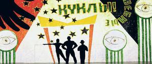 Burleske in vier Szenen. Pauliina Räsänen, Slava Volkov und Tiago Alexandre Neta Fonseca (v.l.) in der Kulisse von „Petruschka“.