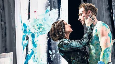 Küsse, Bisse. Lise Risom Olsen und Mark Waschke in "Love Hurts".