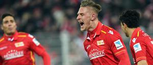 Perfekter Einstand. Sebastian Polter kam, sah und traf bei seinem ersten Spiel für seinen alten und neuen Verein.