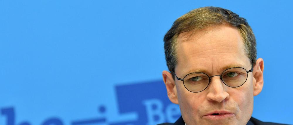 Im Falle von Michael Müllers Rückzug würde der in der Senatskanzlei für die Flughafenkoordination zuständige Staatssekretär Engelbert Lütke Daldrup den Vorsitz übernehmen. 